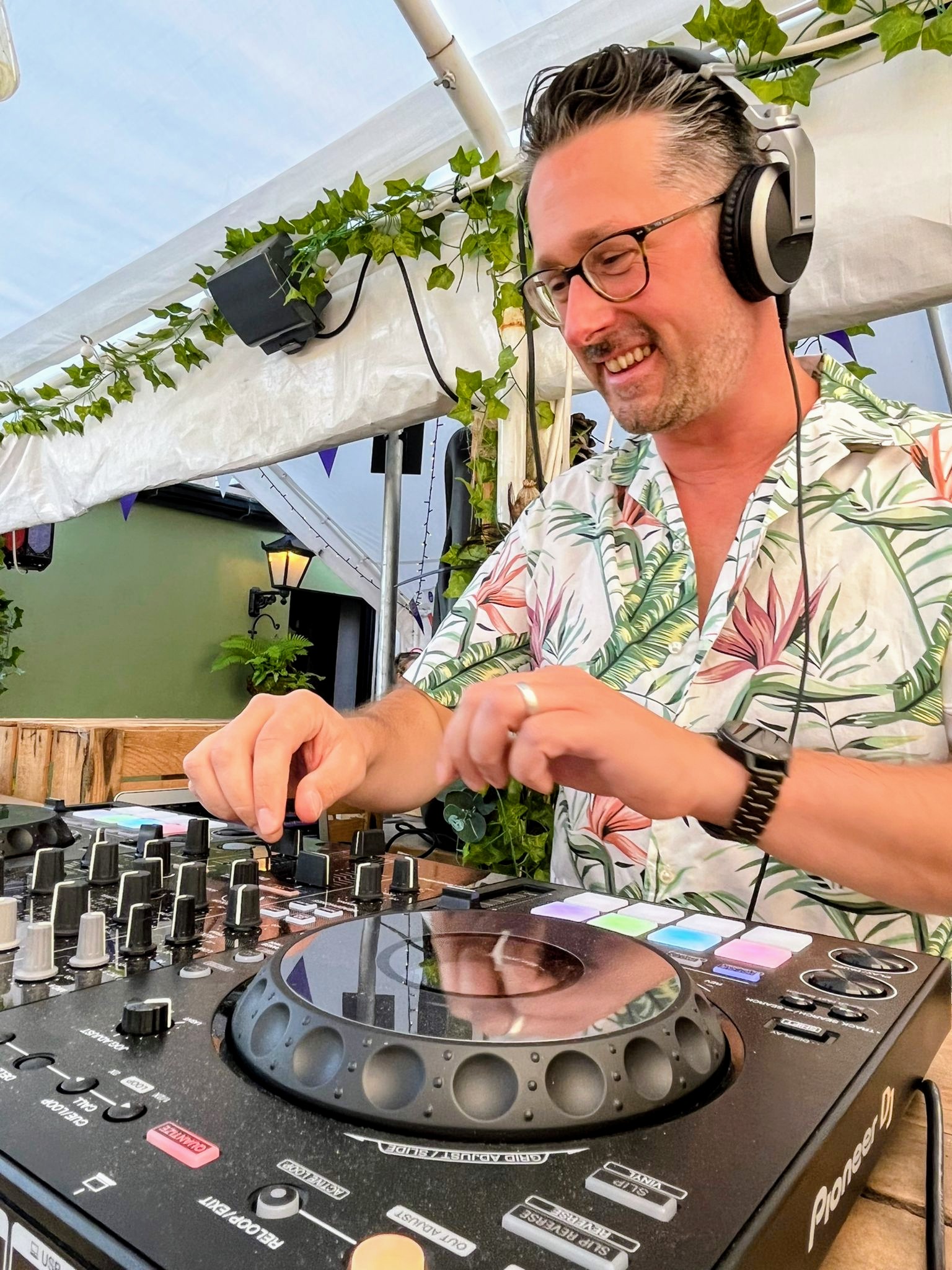 delf DJing at an outdoor event