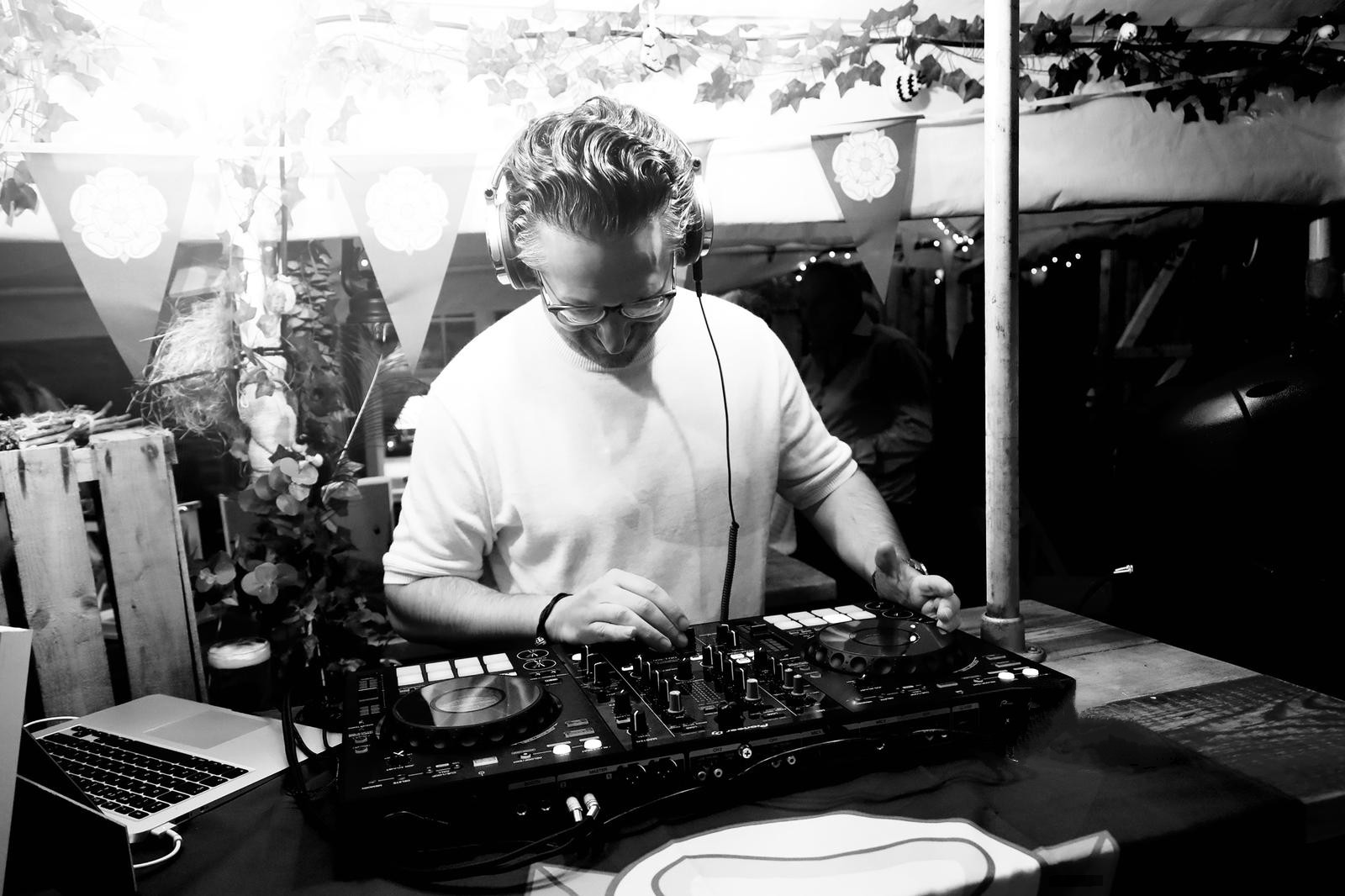 delf behind the decks